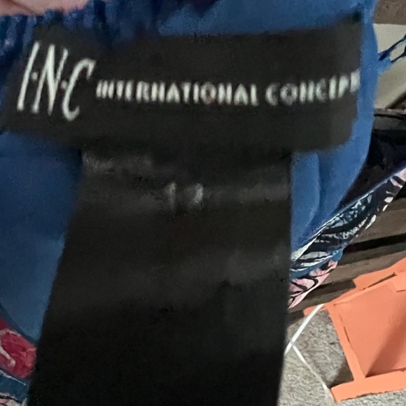 INC Dress in Colorful Floral Print Sz 12 - Picture 5 of 9